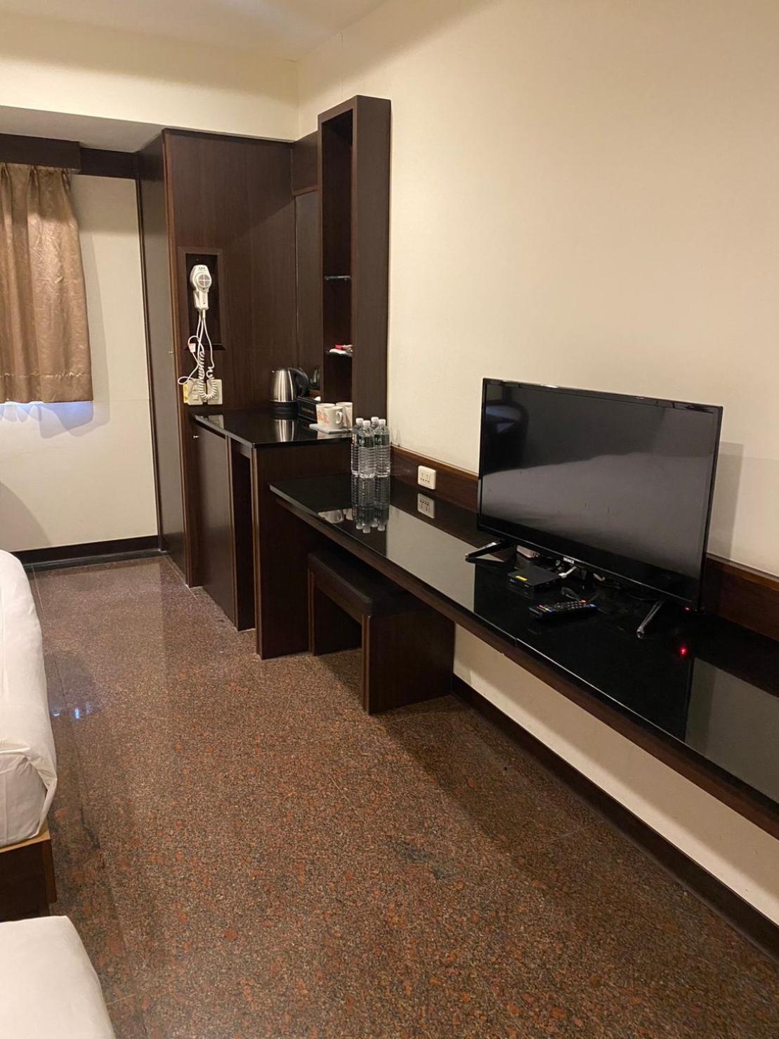 Yuai Fu Hao Hotel Тайджун Екстериор снимка