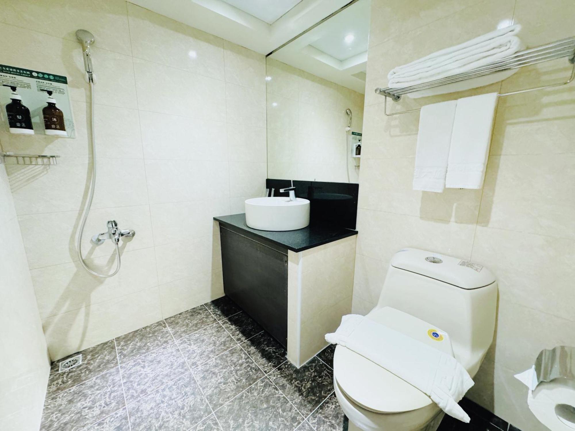 Yuai Fu Hao Hotel Тайджун Екстериор снимка